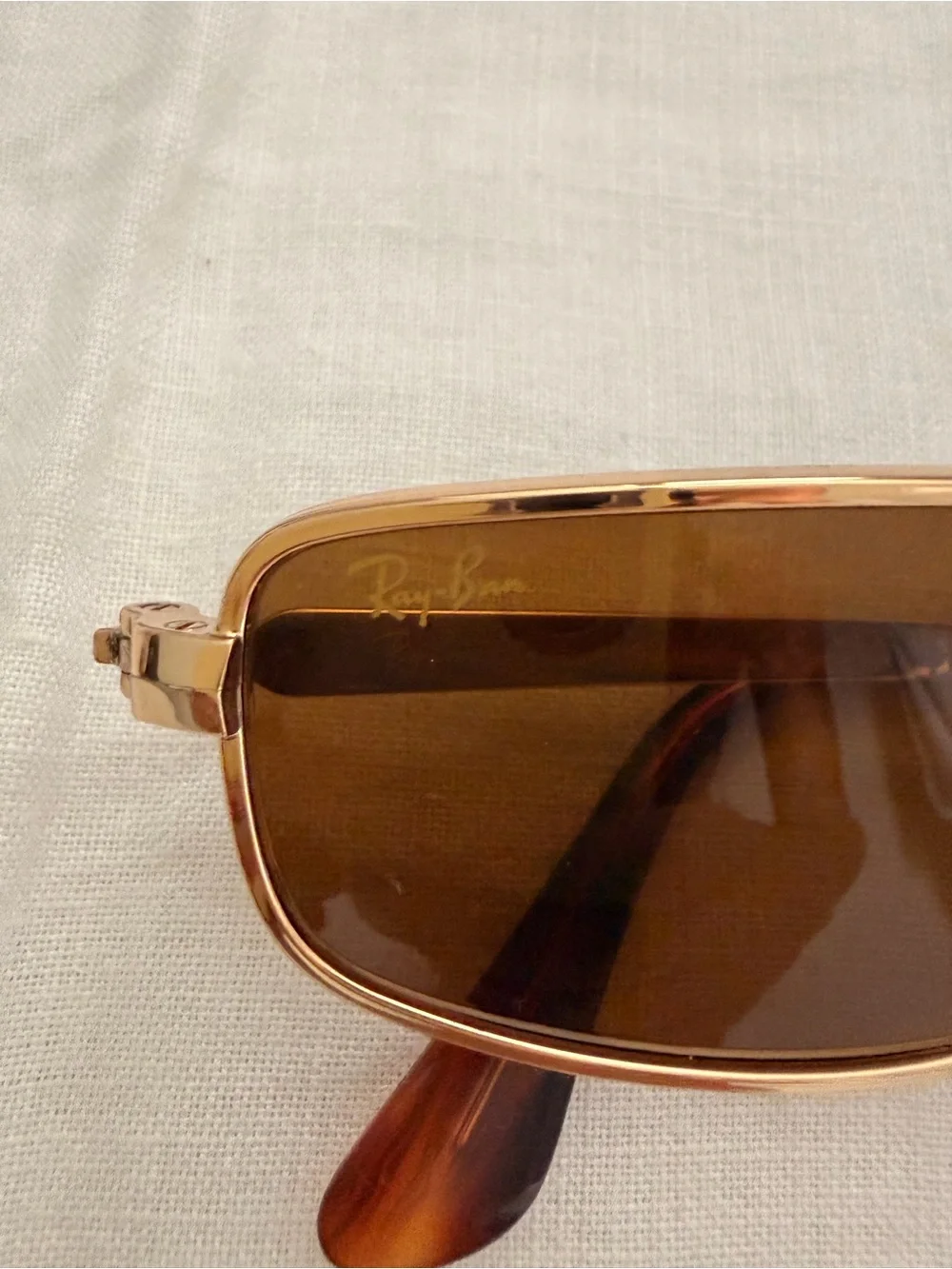 Ray-Ban sleek ray